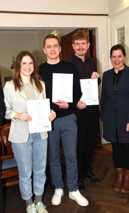 2.Preis Luisa Griesbaum Journalismus Studentin fuer Der Perfekte Wurf macht Sicher Bericht in Sueddeutscher Zeitung 1.Preis Nico-Marius Schmitz Sportjournalist Kicken hinter Gittern Bericht im Muenchner Merkur 3,Preis Christoph Meltzer Sportjournalist Der Fall Botang Frankfurter Allgemeine Verena Dietl Buergermeisterin Muenchen 20.03.2026 Weisses Braeuhaus im Tal Verleihung des Helmut-Stegmann-Nachwuchs-Foerderpreises fuer Sportjournalismus. Mit dem vom Verein Muenchner Sportjournalisten verliehenen Preis werden jungeJournalist -nnen ausgezeichnet, die sich durch besondere Leistungen in der Muenchner Sportberichterstattung hervorgetan haben. Foto Muenchen