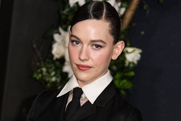 Los Angeles Premiere Of Netflix s Something Very Bad Is Going To Happen Season 1 HOLLYWOOD, LOS ANGELES, CALIFORNIA, USA - MARCH 19: Victoria Pedretti arrives at the Los Angeles Premiere Of Netflix s Something Very Bad Is Going To Happen Season 1 held at The Egyptian Theatre Hollywood on March 19, 2026 in Hollywood, Los Angeles, California, United States., Credit:Chad Salvador Avalon United States, California, Hollywood, The Egyptian Theatre Hollywood Copyright: xChadxSalvadorx xAvalonx 1085030160