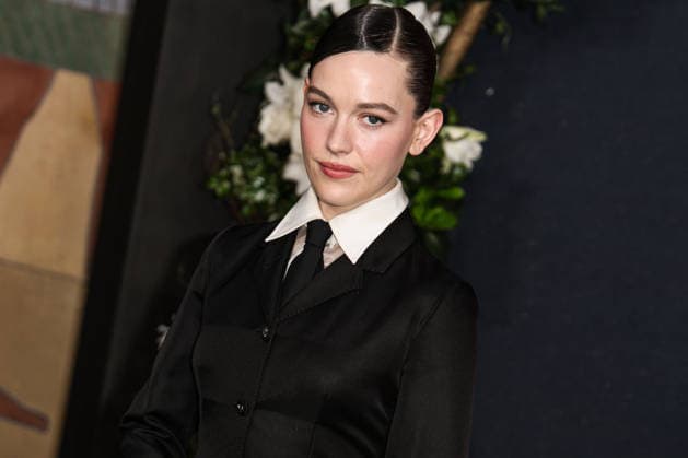 Los Angeles Premiere Of Netflix s Something Very Bad Is Going To Happen Season 1 HOLLYWOOD, LOS ANGELES, CALIFORNIA, USA - MARCH 19: Victoria Pedretti arrives at the Los Angeles Premiere Of Netflix s Something Very Bad Is Going To Happen Season 1 held at The Egyptian Theatre Hollywood on March 19, 2026 in Hollywood, Los Angeles, California, United States., Credit:Chad Salvador Avalon United States, California, Hollywood, The Egyptian Theatre Hollywood Copyright: xChadxSalvadorx xAvalonx 1085030166