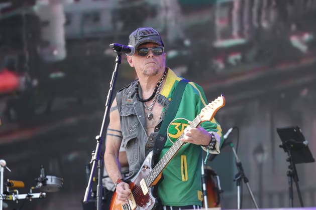 Mundo Livre S A will perform at Lollapalooza Brazil 2026 in Sao Paulo. Sao Paulo (SP), 03 22 2026 Lollapalooza Brazil Show Mundo Livre S A The band Mundo Livre S A performs during the Lollapalooza Brazil festival, held at the Interlagos racetrack, in the southern zone of the city of Sao Paulo. The event brings together national and international artists in three days of shows and musical attractions, on March 22, 2026. (Foto: Leco Viana Thenews2 imago images) Mundo Livre S A will perform at Lollapalooza Brazil 2026 in Sao Paulo. Copyright: xLecoxVianax