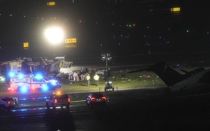 Air Canada plane collides with fire truck at LaGuardia, killing 2, injuring others NEW YORK, UNITED STATES - MARCH 23: Passenger plane collides with a fire truck while landing at LaGuardia Airport, killing the pilot and copilot and injuring two others on March 23, 2026, in New York, United States. Selcuk Acar Anadolu New York United States. Editorial use only. Please get in touch for any other usage. Copyright: x2026xAnadoluxSelcukxAcarx
