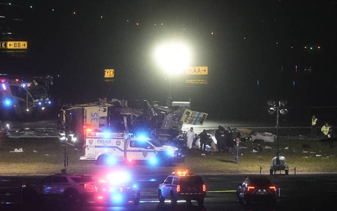 Air Canada plane collides with fire truck at LaGuardia, killing 2, injuring others NEW YORK, UNITED STATES - MARCH 23: Passenger plane collides with a fire truck while landing at LaGuardia Airport, killing the pilot and copilot and injuring two others on March 23, 2026, in New York, United States. Selcuk Acar Anadolu New York United States. Editorial use only. Please get in touch for any other usage. Copyright: x2026xAnadoluxSelcukxAcarx
