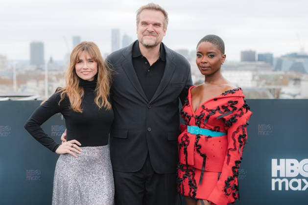 HBO Max s The Pitt London Photocall at The Venue Piccadilly in London, UK, 24 March 2026 London, UK, 24 March 2026: Linda Cardellini, David Harbour and Joy Sunday at HBO Max s The Pitt London Photocall at on the rooftop of The Venue Piccadilly in London. The HBO Max Experience, an immersive takeover of The Venue, is open to the public on 24 and 25 March. Attending cast: Noah Wyle, Lisa Kudrow, Bella Ramsey, Steve Carell, Phil Dunster, Jordan Firstman, Linda Cardellini, True Whitaker, Charly Clive, Joy Sunday and David Harbour. All episodes of The Pitt Season 1 will be available to stream exclusively on HBO Max in the UK and Ireland from March 26, with episodes from Season 2 airing on a weekly basis., Credit:DAVID JON @DAVIDJONPHOTOGRAPHY Copyright: xDAVIDxJONx@DAVIDJONPHOTOGRAPHYx xAvalonx 1086055286