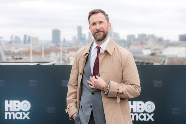 HBO Max s The Pitt London Photocall at The Venue Piccadilly in London, UK, 24 March 2026 London, UK, 24 March 2026: Noah Wyle at HBO Max s The Pitt London Photocall at on the rooftop of The Venue Piccadilly in London. The HBO Max Experience, an immersive takeover of The Venue, is open to the public on 24 and 25 March. Attending cast: Noah Wyle, Lisa Kudrow, Bella Ramsey, Steve Carell, Phil Dunster, Jordan Firstman, Linda Cardellini, True Whitaker, Charly Clive, Joy Sunday and David Harbour.All episodes of The Pitt Season 1 will be available to stream exclusively on HBO Max in the UK and Ireland from March 26, with episodes from Season 2 airing on a weekly basis., Credit:DAVID JON @DAVIDJONPHOTOGRAPHY Avalon Copyright: xDAVIDxJONx@DAVIDJONPHOTOGRAPHYx xAvalonx 1086055338