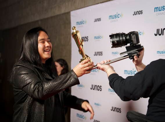 March 28, 2026, Hamilton, On, CAN: Aysanabee, nominated for Alternative Album of the Year, and Contemporary Indigenous Artist or Group of the Year, on the red carpet at the 2026 Juno Awards Gala in Hamilton, Saturday, March 28, 2026. Hamilton CAN - ZUMAc35_ 20260328_zaf_c35_205 Copyright: xPeterxPowerx