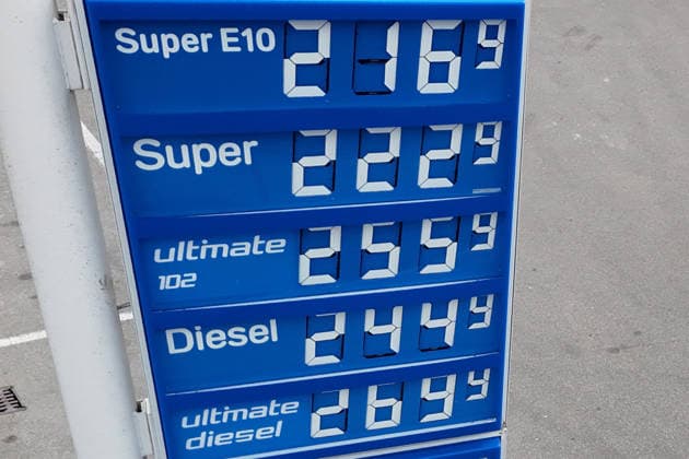 Nach neue Tankregel:DIESEL Kraftstoff erreicht historischen Hoechstand am 02.04.2026 an dieser Tankstelle in Muenchen. Spritpreise uebersteigen historische Hoechstwerte. Kein Ende in Sicht-taeglich neue Hoechsstaende beim Tanken. Explodierende Spritpreise wegen Iran Krieg dauern an. Benzinpreise an einer Tankstelle in Muenchen
