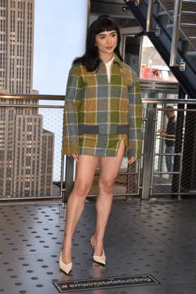 NEW YORK, NY APRIL 7 Rowan Blanchard pictured as the cast of Hulus The Testaments to Visit the Empire State Building Ahead of April 8 Premiere on April 7, 2026 in New York City Credit John Fycke AdMedia 454822 2026 04 07 New York New York City Copyright: xAdMediax STAR_454822_010