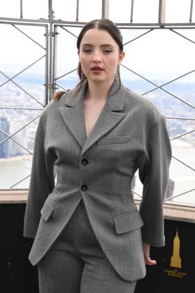 NEW YORK, NY APRIL 7 Lucy Halliday pictured as the cast of Hulus The Testaments to Visit the Empire State Building Ahead of April 8 Premiere on April 7, 2026 in New York City Credit John Fycke AdMedia 454822 2026 04 07 New York New York City Copyright: xAdMediax STAR_454822_041
