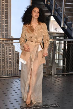 NEW YORK, NY APRIL 7 Chase Infiniti pictured as the cast of Hulus The Testaments to Visit the Empire State Building Ahead of April 8 Premiere on April 7, 2026 in New York City Credit John Fycke AdMedia 454822 2026 04 07 New York New York City Copyright: xAdMediax STAR_454822_046