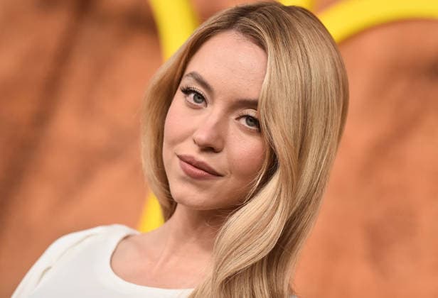 ˜Euphoria™ S3 Los Angeles Premiere Sydney Sweeney arriving to the season 3 Euphoria Los Angeles premiere held at the TCL Chinese Theatre on April 07, 2026 in Hollywood, CA. Hollywood TCL Chinese Theatre California USA Copyright: xLISAxOConnorx xAFF-USA.comx