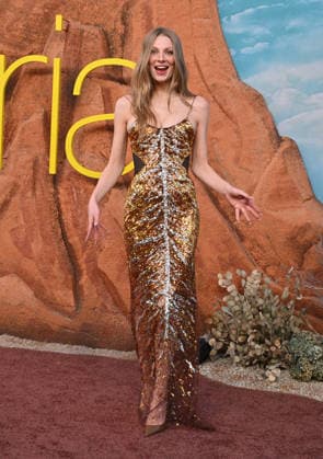 ˜Euphoria™ S3 Los Angeles Premiere Hunter Schafer arriving to the season 3 Euphoria Los Angeles premiere held at the TCL Chinese Theatre on April 07, 2026 in Hollywood, CA. Hollywood TCL Chinese Theatre California USA Copyright: xLISAxOConnorx xAFF-USA.comx