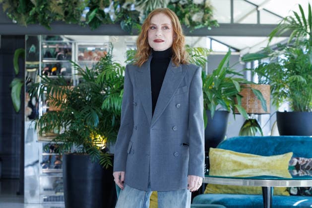 News - Photocall - La donna piu ricca del mondo Isabelle Huppert attends the photocall for the movie La donna piu ricca del mondo on April 08, 2026 at Sofitel Hotel Villa Borghese, Rome, Italy Rome Sofitel Hotel Villa Borghese Italy Copyright: xEmanuelaxVertollix xLiveMediax LPN_2379137