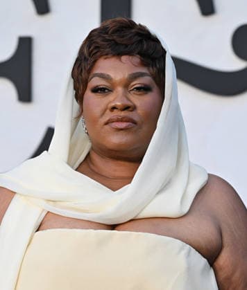 ˜Beef™ season 2 World Premiere Da Vine Joy Randolph arriving to ˜Beef™ season 2 World Premiere at Egyptian Theatre on April 08, 2026 in Hollywood, CA. Hollywood Egyptian Theatre California USA Copyright: xLISAxOConnor AFF-USA.comx