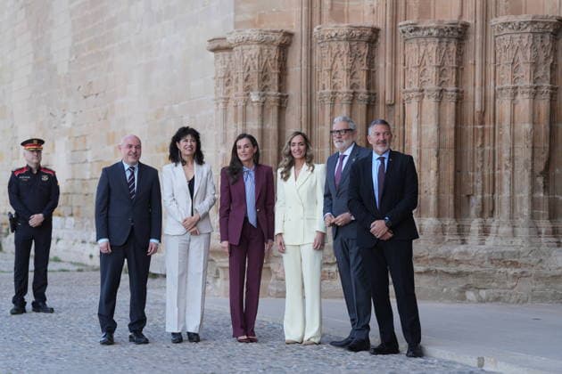 Queen Letizia meets with the Associació de Dones Empresàries Queen Letizia, accompanied by the president of the Association, Laia Rogel 3d , the Minister of Equality, Ana Redondo 2i , the delegate of the Government in Catalonia, Carlos Prieto i , the mayor of Lleida, Félix Larrosa 2d , and the Minister of Enterprise, Miquel Sàmper d , meets with the Associació de Dones Empresàries de Lleida, a 9 de abril de 2026, en Lleida, Catalunya Espana The meeting, held in the Seu Vella de Lleida and behind closed doors, is part of the acts of the 20th anniversary of the association and precedes the delivery of the XVI Premis Ap Lleida, which recognize the leadership and career of businesswomen and professionals in the territory 09 APRIL 2026 Lleida, Copyright: xDavidxZorrakinox 7425468