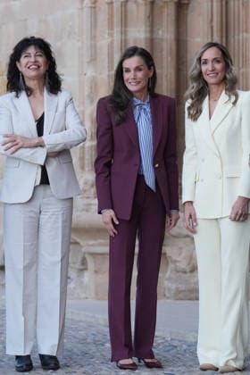 Queen Letizia meets with the Associació de Dones Empresàries Queen Letizia c , accompanied by the president of the Association, Laia Rogel d , and the Minister of Equality, Ana Redondo i , meets with the Associació de Dones Empresàries de Lleida, on April 9, 2026, in Lleida, Catalonia Spain The meeting, held at the Seu Vella de Lleida and behind closed doors, is part of the events of the 20th anniversary of the association and precedes the presentation of the XVI Premis Ap Lleida, which recognizes the leadership and leadership of the association, held in the Seu Vella de Lleida and behind closed doors, is part of the events of the 20th anniversary of the association and precedes the delivery of the XVI Premis Ap Lleida, which recognize the Copyright: xDavidxZorrakinox 7426329