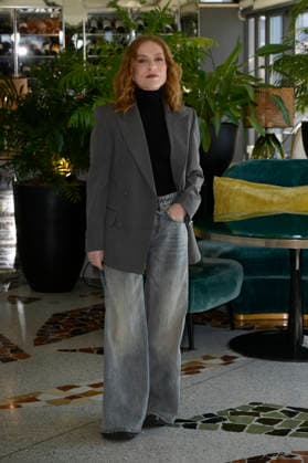 April 8, 2026, Rome, Italy: Isabelle Huppert attends the photocall of movie La donna più ricca del mondo (La femme la plus riche au monde) at Sofitel Hotel Villa Borghese. Rome Italy - ZUMAs197 20260408_aaa_s197_166 Copyright: xMarioxCartellix
