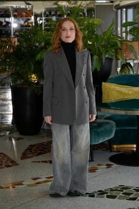 April 8, 2026, Rome, Italy: Isabelle Huppert attends the photocall of movie La donna più ricca del mondo (La femme la plus riche au monde) at Sofitel Hotel Villa Borghese. Rome Italy - ZUMAs197 20260408_aaa_s197_173 Copyright: xMarioxCartellix