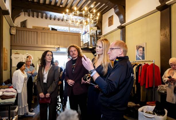 Princess Amalia pays two-day visit to Amsterdam - Day 2, Amsterdam, The Netherlands Warmoes Biennial Princess of Orange - Princess Amalia is visiting Amsterdam at the invitation of Mayor Halsema. The visit follows an earlier meeting with Amsterdammers at the Mayor s official residence. During the two-day visit, the Princess will become better acquainted with various sectors and be briefed on current topics such as science, sports, culture, housing, and social cohesion. PHOTO: NLBeeld Patrick van Emst In the photo: Princess Amalia visits various locations participating in the Warmoes Biennial. New artworks created specifically for the different locations are on display in shops, pubs, and churches in the city center. Amsterdam, Netherlands o Copyright: xBrunoxPress ABACAx