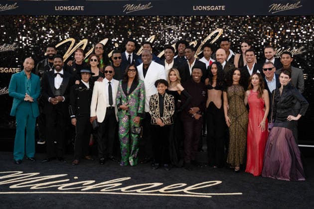 April 20, 2026, Hollywood, California, USA: (L-R) KENDRICK SAMPSON, DEON COLE, COLMAN DOMINGO, JOHN BRANCA, ANTHONY TALAUEGA, KAREN LANGFORD, RICHMOND TALAUEGA, MARLON JACKSON, JACKIE JACKSON, COOKIE JOHNSON, JUDAH EDWARDS, EARVIN MAGIC JOHNSON, JULIANO VALDI, JOSEPH DAVID-JONES, LA TOYA JACKSON, JAMAL HENDERSON, RHYAN HILL, KEILYN DURREL JONES, JESSICA SULA, RANDALL JACKSON JR, PRINCE JACKSON, LYDIA SILVERMAN, GRAHAM KING and JERMAJESTY JACKSON attend Lionsgate s MICHAEL Los Angeles red carpet premiere. Hollywood USA - ZUMAb173 20260420_aap_b173_044 Copyright: xBillyxBennightx