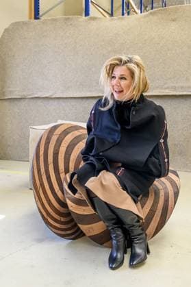 Arnhem, The Netherlands, 2026-04-21 14:03:46 ARNHEM, 21-04-2026, Cleantech Park. Queen Maxima visits Cleantech Park Arnhem. Arnhem has been named SME City 2026 by the business association MKB-Nederland. Every year, MKB-Nederland awards this title to a city or region that demonstrates it stands alongside entrepreneurs, actively works towards an attractive business climate, supports collaboration with entrepreneurs, and offers space for innovation, growth, and networking. PHOTO: NLBeeld Patrick van Emst. In the photo: Queen Maxima takes a seat on a circular design chair by Joris Laarman. Credit: NL Beeld Patrick van Emst Copyright: xx x