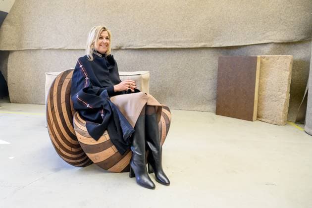 Arnhem, The Netherlands, 2026-04-21 14:03:56 ARNHEM, 21-04-2026, Cleantech Park. Queen Maxima visits Cleantech Park Arnhem. Arnhem has been named SME City 2026 by the business association MKB-Nederland. Every year, MKB-Nederland awards this title to a city or region that demonstrates it stands alongside entrepreneurs, actively works towards an attractive business climate, supports collaboration with entrepreneurs, and offers space for innovation, growth, and networking. PHOTO: NLBeeld Patrick van Emst. In the photo: Queen Maxima takes a seat on a circular design chair by Joris Laarman. Credit: NL Beeld Patrick van Emst Copyright: xx x