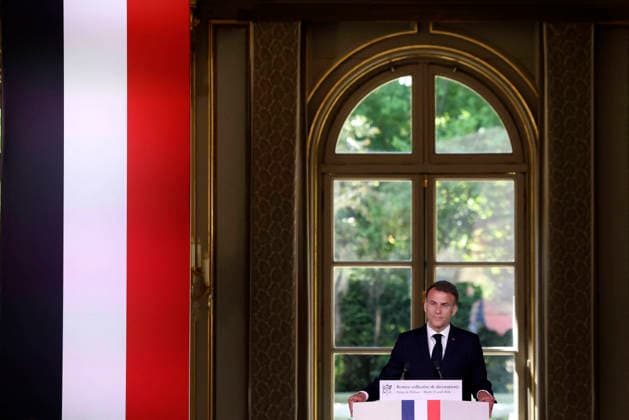 Decoration Ceremony For The Police Forces Who Intervened At The Bataclan - Paris France s President, Emmanuel Macron delivers a speech during a ceremony for awarding collective decorations to the police forces who intervened at the Bataclan during the attacks on November 13, 2015, at the Elysee Presidential palace, in Paris, on April, 21, 2026. Photo by Stephane Lemouton Pool ABACAPRESS.COM Paris France Copyright: xLemoutonxStephane Pool ABACAx