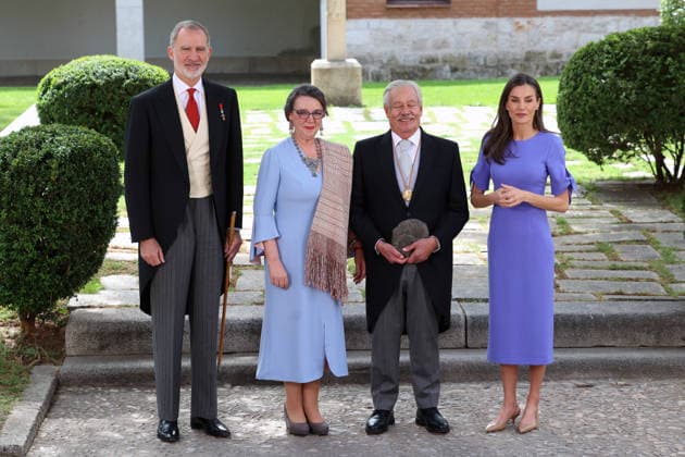 King Felipe VI, Silvia Garza, Gonzalo Celorio and Queen Letizia after the presentation of the Miguel de Cervantes 2025 Prize for Literature in the Spanish Language to the Mexican writer, on April 23, 2026, in Alcalá de Henares Madrid, Spain This recognition of a unique career, the Miguel de Cervantes Prize, awarded by the Ministry of Culture and endowed with 125,000 euros, distinguishes Celorio this year for his exceptional literary work and intellectual work, with which he has contributed in a profound and sustained manner to the enrichment of Hispanic language and culture, 125,000, distinguishes Celorio this year for his exceptional literary and intellectual work, with which he has made a profound and sustained contribution to the enrich Copyright: xÃngelxDiazxBrinasx 7464467