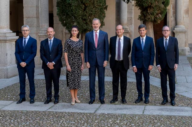 The King presides over the 10th King of Spain Human Rights Award Family photo during the presentation of the 10th King of Spain Human Rights Award, in the Chapel of San Ildefonso of the University of Alcalá, on May 6, 2026, in Alcalá de Henares, Madrid Spain The award, which is granted by the Ombudsman and the University of Alcalá, recognizes the work of entities and institutions, private or public, in Spain, Portugal and other Ibero-American countries that distinguish themselves in the defense and promotion of human rights and democratic values, or that promote research and the implementation of action programs aimed at the defense and promotion of human rights and democratic values, or that encourage research and the implementation of ac Copyright: xAlbertoxOrtegax 7502519