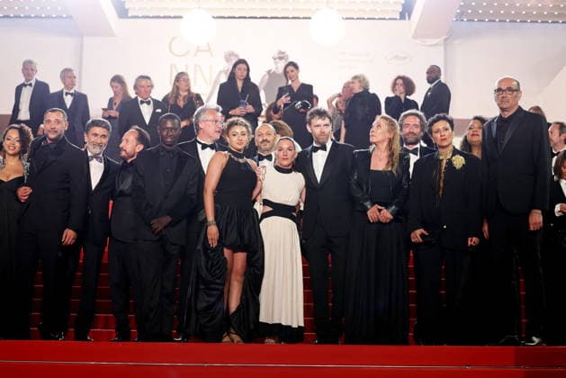 Sandy Lewis Godefroy, Nedjim Bouizzoul, guest, Azize Kabouche, guest, Diamadoua Sissoko, François Kraus, Emma Boumali, Mickaëlle Paty sister of Samuel Paty , Antoine Reinartz, Emmanuelle Bercot, Mounira Barbouch, Ahlam Slama, Vincent Garenq Descente des marches du film Labandon lors du 79ème Festival International du Film de Cannes, le 13 mai 2026 Jacovides Moreau Bestimage People leaving the red carpet for Forsaken at the 79th Cannes International Film Festival on May 13, 2026 Cannes France Copyright: xJACOVIDES-MOREAUx xBESTIMAGExJACOVIDES-MOREAUx xBESTIMAGEx