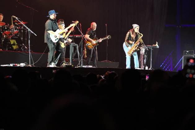 RECORD DATE NOT STATED men at work in Curitiba Curitiba (PR), 12 05 2026 - International Show Men at Work Igloo Super Hall Curitiba - One of the iconic bands of the 80s, with over 30 million records sold and winner of the Grammy for Best New Artist, Men at Work performed on the stage of the Igloo Super Hall in Curitiba, a contagious show that gave fans a very special night. Currently, the group is led by Colin Hay, vocalist and main songwriter of the original lineup. The repertoire includes the main hits of the Australian band s career, including Who Can It Be Now? , Down Under , Overkill , It s a Mistake and Be Good Johnny . In addition to the best-known hits, the group performed tracks such as Touching the Untouchables , No Restrictions , Down Copyright: xEdsonxdexSouzax