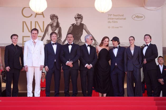Laetitia Pansanel, Felix Lefebvre, Lars Eidinger, László Nemes, Gilles Lellouche, Alain Goldman, Louise Bourgoin, Olivier Demangel, Hortense de Gromard, Max Warburton Montée des marches du film Moulin lors du 79ème Festival International du Film de Cannes, le 17 mai 2026 Jacovides Moreau Bestimage Red carpet for Moulin at the 79th Cannes International Film Festival on May 17, 2026 Cannes France Copyright: xJACOVIDES-MOREAUx xBESTIMAGExJACOVIDES-MOREAUx xBESTIMAGEx