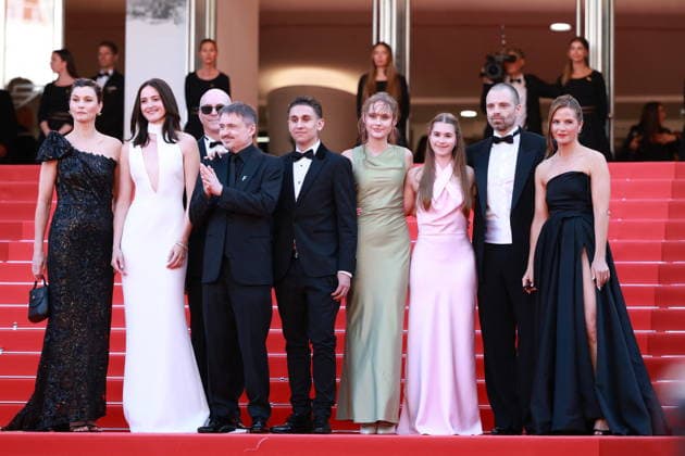 Internationale Filmfestspiele von Cannes, Fjord Premiere #5 Cannes - Fjord Red Carpet (L-R) Lisa Loven Kongsli, Renate Reinsve, Markus Tonseth, Cristian Mungiu, Jonathan Ciprian Breazu, Henrikke Lund Olsen, Vanessa Ceban, Sebastian Stan and Lisa Carlehed attending the Fjord screening during the 79th annual Cannes Film Festival at Palais des Festivals on May 18, 2026 in Cannes, France. Photo by Jerome Domine ABACAPRESS.COM Cannes France Copyright: xDominexJerome ABACAx