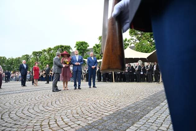 Wessem, The Netherlands, 2026-05-19 09:35:37 WESSEM, 19-05-2026 King Willem Alexander and Queen Maxima during a regional visit to the municipalities of Maasgouw, Echt-Susteren, Roerdalen, and Roermond. PHOTO: NLBeeld Patrick van Emst In the photo: The regional visit starts in Wessem, where the Royal Couple is musically welcomed by local music associations and the local militia. Subsequently, the Couple engages in conversation with members of associations, including young people, about the significance of associational life for the quality of life and the ways in which new generations are involved. Credit: NL Beeld Patrick van Emst Copyright: xx x
