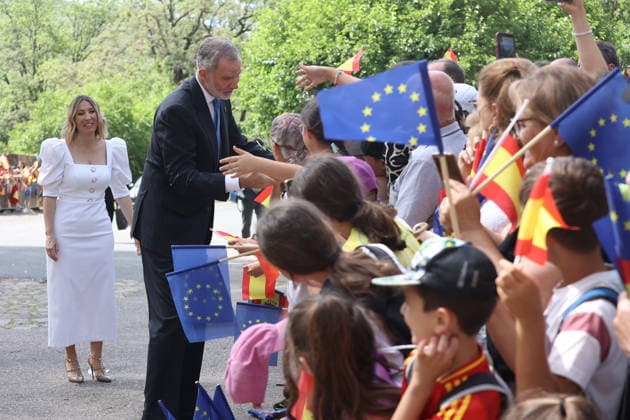 The King presents the XIX European Charles V Award at the Monastery of Yuste Cáceres King Felipe VI, and the President of the Regional Government of Extremadura, María Guardiola, on their arrival at the presentation of the XIX European Charles V Award to the European Committee of the Regions, at the Monastery of San Jerónimo de Yuste, on May 25, 2026, in Cuacos de Yuste, Cáceres, Extremadura Spain The award was collected by the acting President of the Regional Government of Andalusia, The European Committee of the Regions, the consultative assembly which brings together local and regional representatives of the European Union, has received an award for enabling citizens to bring their everyday problems and concerns to the attention of the Copyright: xJorgexArmestarx 7548385
