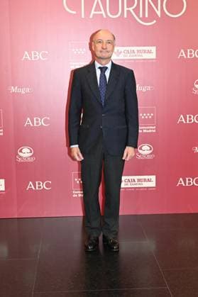 ABC Presents the 17th Bullfighting Award to the Lozano Brothers Juan Pedro Domecq poses at the photocall during the presentation of ABCs 17th Bullfighting Award on June 17, 2026, in Madrid, Spain ABC BULLFIGHTING AWARD CELEBRITIES PHOTOCALL José Madrid Madrid Spain,detected_source_language Copyright: xJosà xOlivax 7603569
