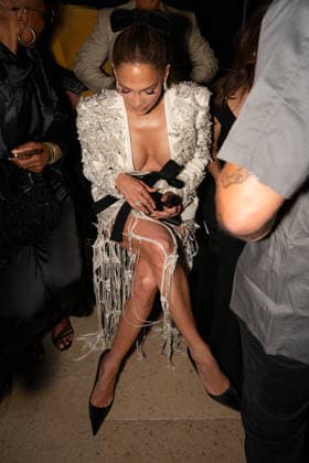 PFW - Zuhair Murad Front Row Jennifer Lopez attends the Zuhair Murad Haute Couture Fall Winter 2026 2027 show as part of Paris Fashion Week in Paris, France on July 08, 2026. Photo by Laurent Zabulon ABACAPRESS.COM Copyright: xZabulonxLaurent ABACAx