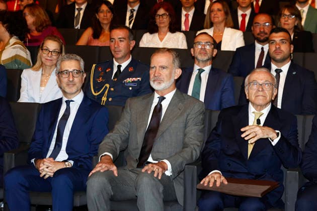 King Felipe presides over the award ceremony for the 44th edition of the La Caixa Foundation’s postgraduate scholarships abroad. King Felipe VI and Isidro Fainé during the award ceremony for the 44th edition of the La Caixa Foundation’s postgraduate scholarships abroad, July 9, 2026, in Madrid, Spain CELEBRITIES LA CAIXA FOUNDATION SCHOLARSHIPS Antonio Gutié Madrid Madrid Spain Copyright: xAntonioxGutià rrezx 7655490