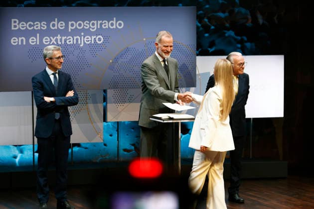 King Felipe presides over the award ceremony for the 44th edition of the La Caixa Foundation’s postgraduate scholarships abroad. King Felipe VI and Isidro Fainé during the award ceremony for the 44th edition of the La Caixa Foundation’s postgraduate scholarships abroad, July 9, 2026, in Madrid, Spain CELEBRITIES LA CAIXA FOUNDATION SCHOLARSHIPS Antonio Gutié Madrid Madrid, Spain Copyright: xAntonioxGutià rrezx 7655511
