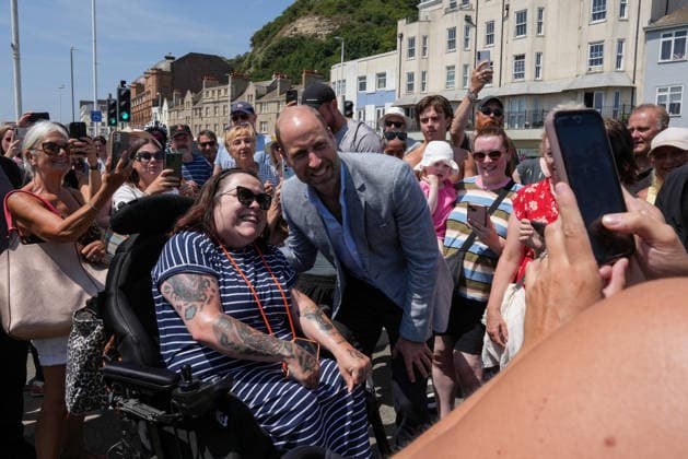 Prince of Wales visit to Hastings Britain s Prince William, Prince of Wales (C) poses for a photo as he departs after playing a round of crazy golf during a visit to the Hastings Adventure Miniature Golf in Hastings, south-east England on July 9, 2026., Credit:CARLOS JASSO PA ROTA - B68 Avalon United Kingdom, East Sussex, Hastings Copyright: xCARLOSxJASSOx xPAxROTAx-xB68x xAvalonx 1115558252