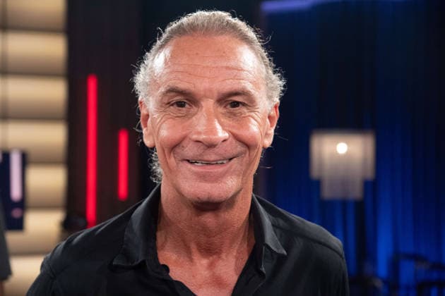 Peter BRINGS, Musiker, Saenger, Portraet, Porträt, Portrait, Angeschnittenes Einzelbild, Einzelmotiv, in der Sendung ,,Koelner Treff,, im WDR Fernsehen, 27.08.2026.