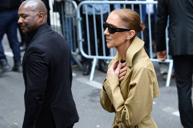 Céline Dion was cheered by her fans upon her arrival at the Royal Monceau luxury hotel in Paris on August 28, 2026. Céline Dion plans to give a series of 16 concerts in France, after more than six years away from the stage due to the rare neurological condition she suffers from. Her shows will begin on September 12, 2026, at the Plenitude Arena in Nanterre, Hauts-de-Seine. She plans to perform three concerts a week, on Wednesdays, Fridays, and Saturdays, in front of more than 30,000 spectators per night. Ten additional concerts are also scheduled for May 2027. Céline Dion was greeted by fans upon her arrival at the Royal Monceau luxury hotel in Paris on August 28, 2026. She plans to perform a series of 16 concerts in France, marking her re Copyright: xAgencex xBestimagexAgencex xBestimagex