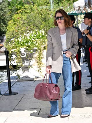 IPA87999150 - Venice, 83rd Venice International Film Festival 2026 - Arrivals at the Excelsior Hotel s pier - Pictured: Claire Foy Copyright: xSimonexComix xPoolxPhotoxEventsx08x 87999150