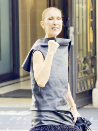 Céline Dion leaves the Royal Monceau surrounded by a crowd of fans and shares a lovely moment with them, dancing to one of her most iconic songs, Pour que tu m’aimes encore, in Paris, France, on September 1, 2026 Léa Vieillot Bestimage Canadian singer Celine Dion leaves the Royal Monceau surrounded by a crowd of fans and shares a lovely moment with them, dancing to one of her most iconic songs, Pour que tu m’aimes encore, in Paris, France, on September 1, 2026 Paris France Copyright: xLÃ axVieillot BestimagexLÃ axVieillot Bestimagex