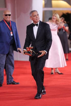 Venise 2026 Ink Screening George Clooney Golden Lion NB George Clooney after receiving the Golden Lion for Lifetime Achievement Award attending the Ink Red carpet Opening Ceremony as part of the 83th Venice International Film Festival at the Lido in Venice, Italy on September 02, 2025. Photo by Nasser Berzane ABACAPRESS.COM Venise Copyright: xBerzanexNasser ABACAx