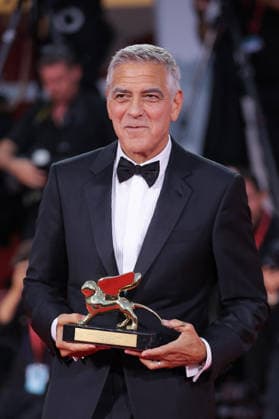 Venise 2026 Ink Screening George Clooney Golden Lion NB George Clooney after receiving the Golden Lion for Lifetime Achievement Award attending the Ink Red carpet Opening Ceremony as part of the 83th Venice International Film Festival at the Lido in Venice, Italy on September 02, 2026. Photo by Nasser Berzane ABACAPRESS.COM Venise Copyright: xBerzanexNasser ABACAx