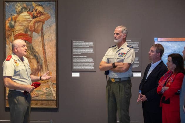 The King Visits the Exhibition Spain in the United States at the Army Museum in Toledo King Felipe VI, the president of Castilla-La Mancha, Emiliano García Page, and the Minister of Defense, Margarita Gómez, during a visit to the exhibition Spain in the United States: The Contribution of the Spanish People and Their Army to the Birth of a Nation at the Army Museum on September 4, 2026, in Toledo, Castilla-La Mancha, Spain. The exhibition Spain in the United States at the Army Museum in Toledo highlights Spanish military and financial support during the birth of the American nation. The exhibition, open from March 26 to October 12, 2026, features uniforms, maps, and weapons that honor key figures such as Bernardo de Gálvez. SEPTEMBER Copyright: xJuanmaxJimà nezx 7748506