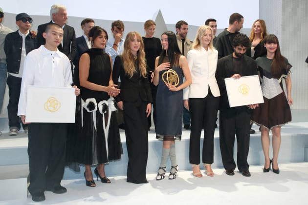 Zane Li, founder of Lii and winner of the Karl Lagerfeld Prize ; Priyanka Chopra Jonas, Jennifer Lawrence, and Julie Kegels, winners of the LVMH Prize ; Delphine Arnault, President of Dior and the LVMH Prize; Anial Padia, founder of YOSHITA 1967 and winner of the Savoir-Faire Prize, and Urassaya Sperbund ( Yaya ), LVMH Prize 2026 at the Vuitton Foundation, Paris, September 4, 2026 Bertrand Rindoff Bestimage LVMH Prize 2026 at the Vuitton Foundation in Paris, France Paris, France Copyright: xBERTRANDxRINDOFFxPETROFFx xBESTIMAGExBERTRANDxRINDOFFxPETROFFx xBESTIMAGEx