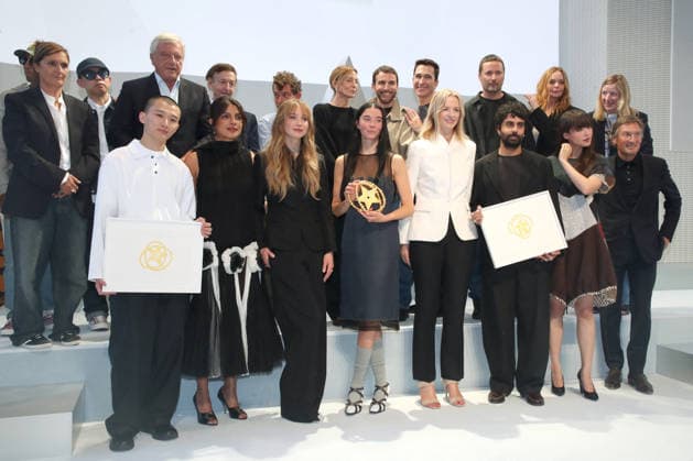 Zane Li, founder of Lii and winner of the Karl Lagerfeld Prize ; Priyanka Chopra Jonas, Jennifer Lawrence, and Julie Kegels, winners of the LVMH Prize ; Delphine Arnault, President of Dior and the LVMH Prize, Anial Padia, founder of YOSHITA 1967 and winner of the Savoir-Faire Prize, Urassaya Sperbund ( Yaya ), Pietro Beccari, CEO of Louis Vuitton, and the 2026 LVMH Prize jury at the Fondation Vuitton, Paris, September 4, 2026 Bertrand Rindoff Bestimage LVMH Prize 2026 at the Vuitton Foundation in Paris, France Paris, France Copyright: xBERTRANDxRINDOFFxPETROFFx xBESTIMAGExBERTRANDxRINDOFFxPETROFFx xBESTIMAGEx
