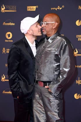 Pierre Sanoussi-Bliss mit Freund Dennis Ortmann bei der 32. Verleihung der Goldenen Henne 2026 in der Leipziger Messe. Leipzig, 04.09.2026