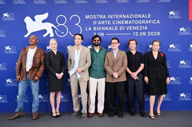 September 5, 2026, Venice, Rome, Italy: Bokeem Woodbine, Phoebe Bridgers, Robert Pattinson, Ajon Singh, Lance Oppenheim, Skyler Gisondo, and Merritt Wever during the photocall for the film Primetime, 83rd Venice International Film Festival, Venice, September 5, 2026 Venice Italy - ZUMAa289 20260905_zia_a289_054 Copyright: xMariaxLauraxAntonellix xAgfx